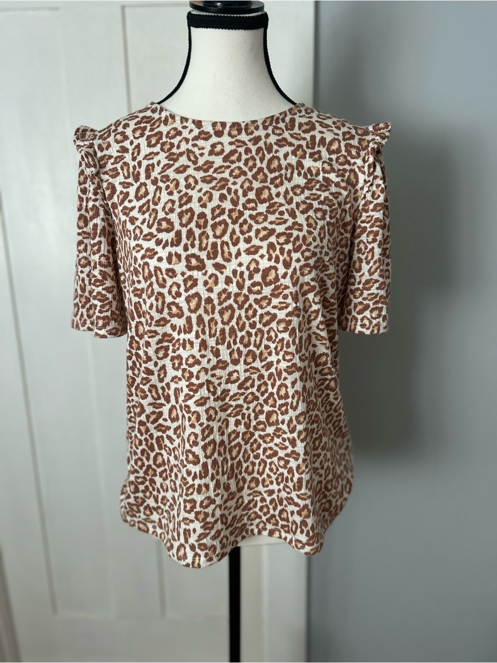 Nine West Brown and Cream Leopard-Print shoulder ruffle Short Sleeve Top - Picture 2 of 7